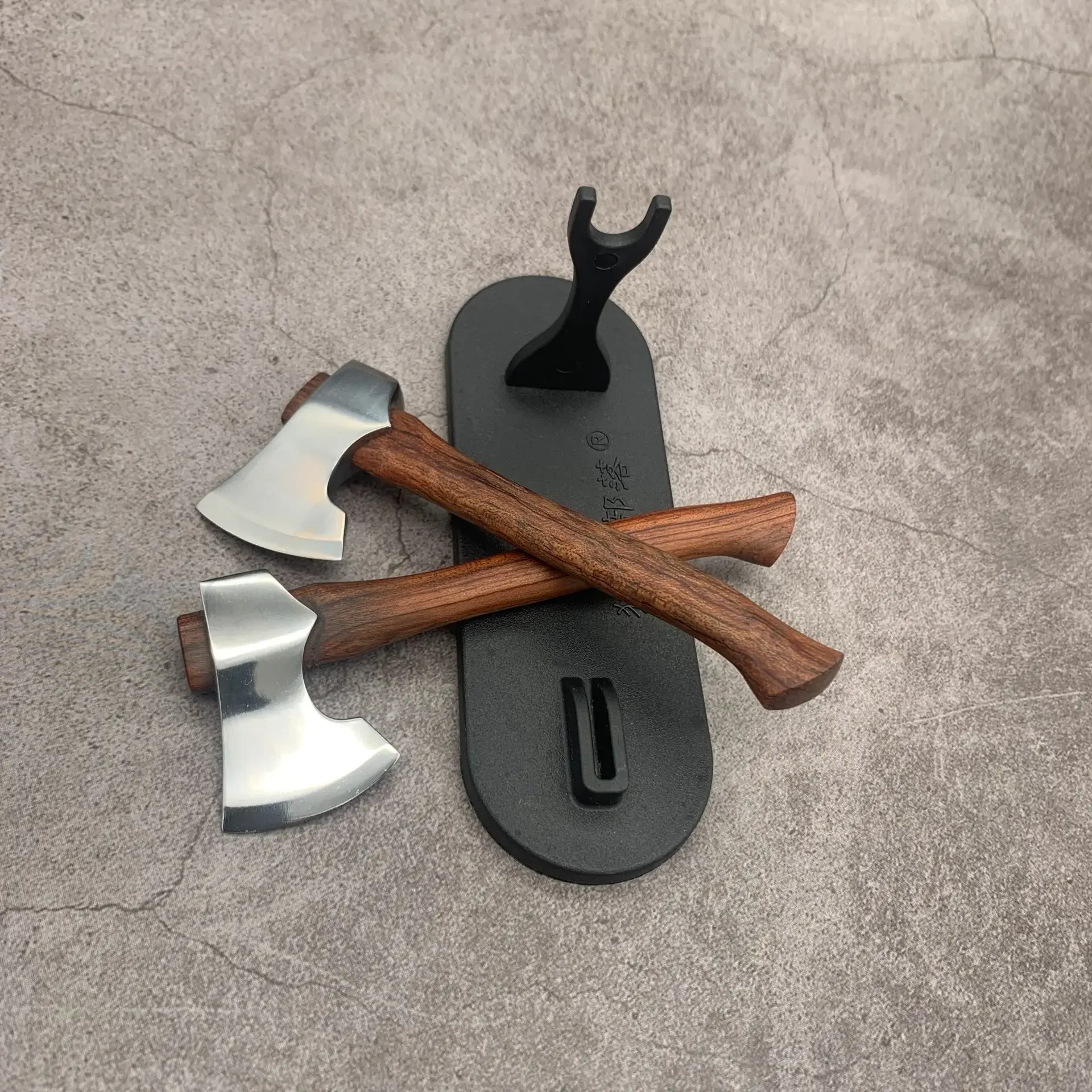 Мини-нож из нержавеющей стали  – обзор и цена Camp Axe Hatchet